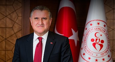 Bakan Bak'tan A Milli Kadın Tenis takımı için tebrik mesajı