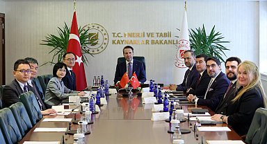 Bakan Bayraktar, Çin'in Büyükelçisi Xuebin ile görüştü