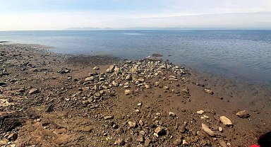 Balıkesir'de deniz çekildi