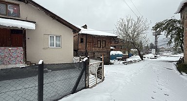 Bartın'da kar yağışı nedeniyle 28 köy yolu ulaşıma kapandı
