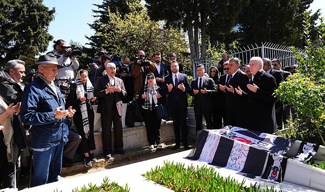 Beşiktaş'ta Hakkı Yeten vefatının 36. yılında mezarı başında anıldı