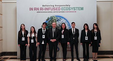 BM'nin programında öğrencilerden 'yapay zeka kullanımı' tartışması