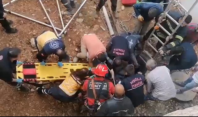 Bodrum'da 4 metrelik kuyuya düşen işçiyi itfaiye kurtardı