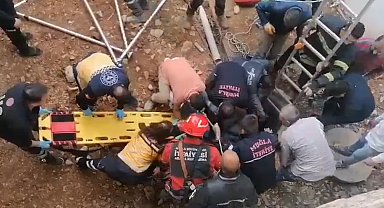 Bodrum'da 4 metrelik kuyuya düşen işçiyi itfaiye kurtardı