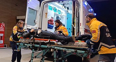 Bursa'da motosikletle otomobil kafa kafaya çarpıştı: 2 yaralı