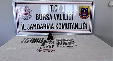 Bursa'da şüphe üzerine durdurulan araçtan tarihi eser ele geçirildi, 2 gözaltı