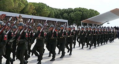 Çanakkale Kara Savaşları'nın 110'uncu yıl dönümünde şehitler anıldı