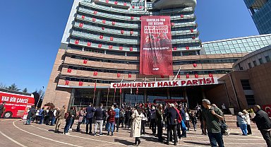 CHP Genel Merkezi'nde imza kampanyası