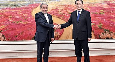 Çin Başbakan Yardımcısı Ding, İran Dışişleri Bakanı Arakçi ile görüştü