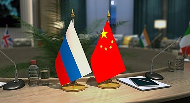 Çin ve Rusya dışişleri bakanları bir araya geldi