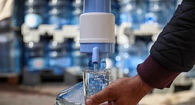 Damacanadan bir bardak su, 1 lira 30 kuruşa doluyor