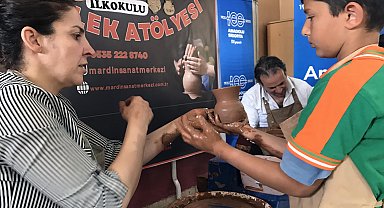 Derik'te öğrenciler, eğitim programıyla çömlekçilik ile tanıştı