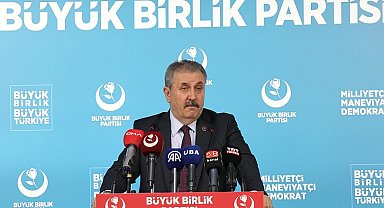 Destici: Bölücü dil kullanmaya devam ediyorlar