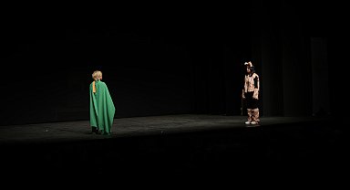 Devlet korumasındaki çocuklardan tiyatro gösterisi