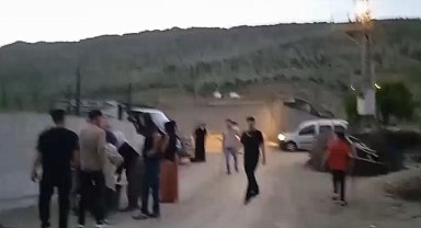 Diyarbakır'da aileler arasında taşlı sopalı kavga kamerada: 2'si çocuk, 5 yaralı