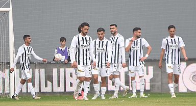 Ege takımları futbolda nefes nefese