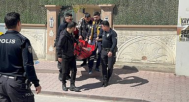 Eşini bıçaklayıp, intihara kalkıştı