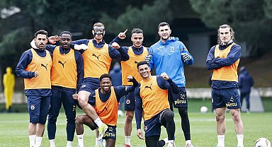 Fenerbahçe'de Sivasspor maçı hazırlıkları başladı