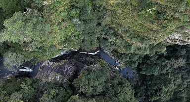 Filipinler'de minibüs uçuruma yuvarlandı: 5 ölü, 9 yaralı