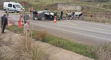 Gaziantep'te otomobille hafif ticari araç çarpıştı: 2 ölü, 2 yaralı