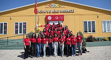 Gönüllüler, Gaziantep'te çocukların 23 Nisan coşkusuna ortak oldu