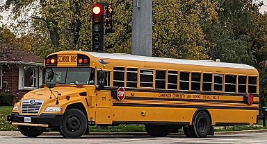 Güney Carolina'da okul otobüsü devrildi: 1 ölü