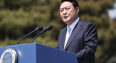 Güney Kore'de azledilen Yoon, devlet başkanlığı konutundan ayrıldı