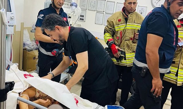 Hatay'da yüksekten düşen çocuğun beline demir çubuk saplandı