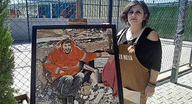 Hataylı mozaik ustası, konteyner atölyesinde depremi tablolarına nakşediyor