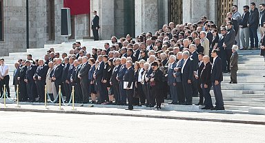 Hayatını kaybeden eski Milletvekili Turhangil için TBMM'de tören