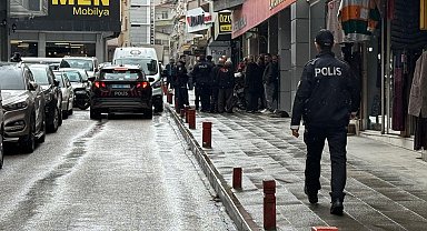 Husumetli komşuların kavgasında anne ile oğlu yaralandı