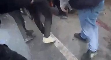 İstanbuıl - Arnavutköy'de ciple hafif ticari araç çarpıştı: 1 ölü, 3 yaralı