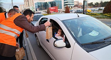İstanbul - AK Parti İstanbul teşkilatı, 200 bin aileye Ramazan ziyareti gerçekleştirdi