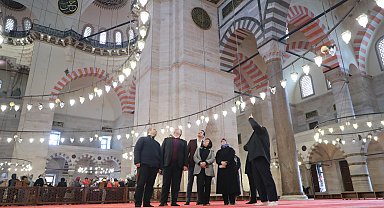 İstanbul- AK Parti'den Mimar Sinan'a vefa ziyareti