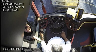 İstanbul- Arnavutköy'de İETT otobüsüne saldırı anı kamerada