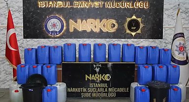 İstanbul - Arnavutköy'de uyuşturucu operasyonu: 801,5 kg metamfetamin ele geçirildi, 2 kişi yakalandı Metin eklendi