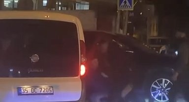 İstanbul - Ataşehir'de yol tartışmasında yumruklarla birbirlerine saldırdılar; o anlar kamerada