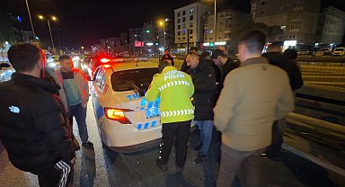 İstanbul - Avcılar D-100 Karayolu'nda zincirleme kaza; trafik yoğunluğu oluştu