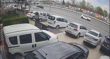 İstanbul - Avcılar'da 2 kişinin yaralandığı kaza kamerada