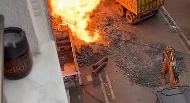 İstanbul- Avcılar'da 4 katlı binanın önünde doğal gaz patlaması -1