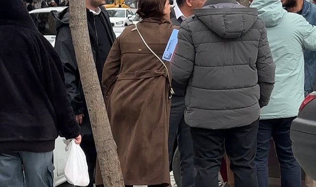 İstanbul - Avcılar'da hatalı park tartışması kavgaya dönüştü; o anlar kamerada