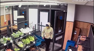 İstanbul- Bağcılar'da market çalışanını bıçakla tehdit edip 80 bin lira gasbetti