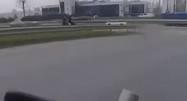 İstanbul- Bahçelievler'de denetimden kaçan motosikletli başka bir motosiklete çarptı