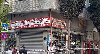 İstanbul - Bahçelievler'de destek demiri eğrilen bina boşaltıldı - 1