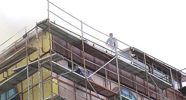 İstanbul - Bahçelievler'de iş merkezinin çatısında çıkan yangın söndürüldü