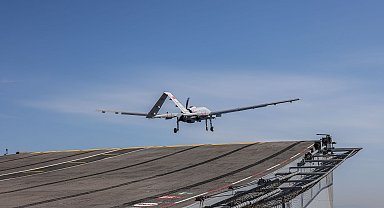 İstanbul - Bayraktar TB3'ten TCG Anadolu gemisine başarılı 4 sorti