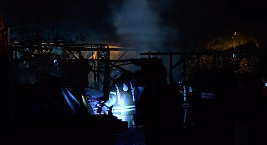 İstanbul - Beykoz'da inşaat malzemeleri deposunda çıkan yangın söndürüldü