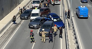 İstanbul - Beylikdüzü'nde alt geçitte 6 aracın karıştığı zincirleme kaza