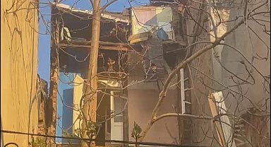 İstanbul - Beyoğlu'nda bir binada kısmi çökme meydana geldi, ekipler binada mahsur kalanların olması ihtimaline karşı araştırma yapıyor - 1