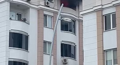 İstanbul- Büyükçekmece'de iddiaya göre engelli kız annesiyle birlikte yaşadığı evi ateşe verdi